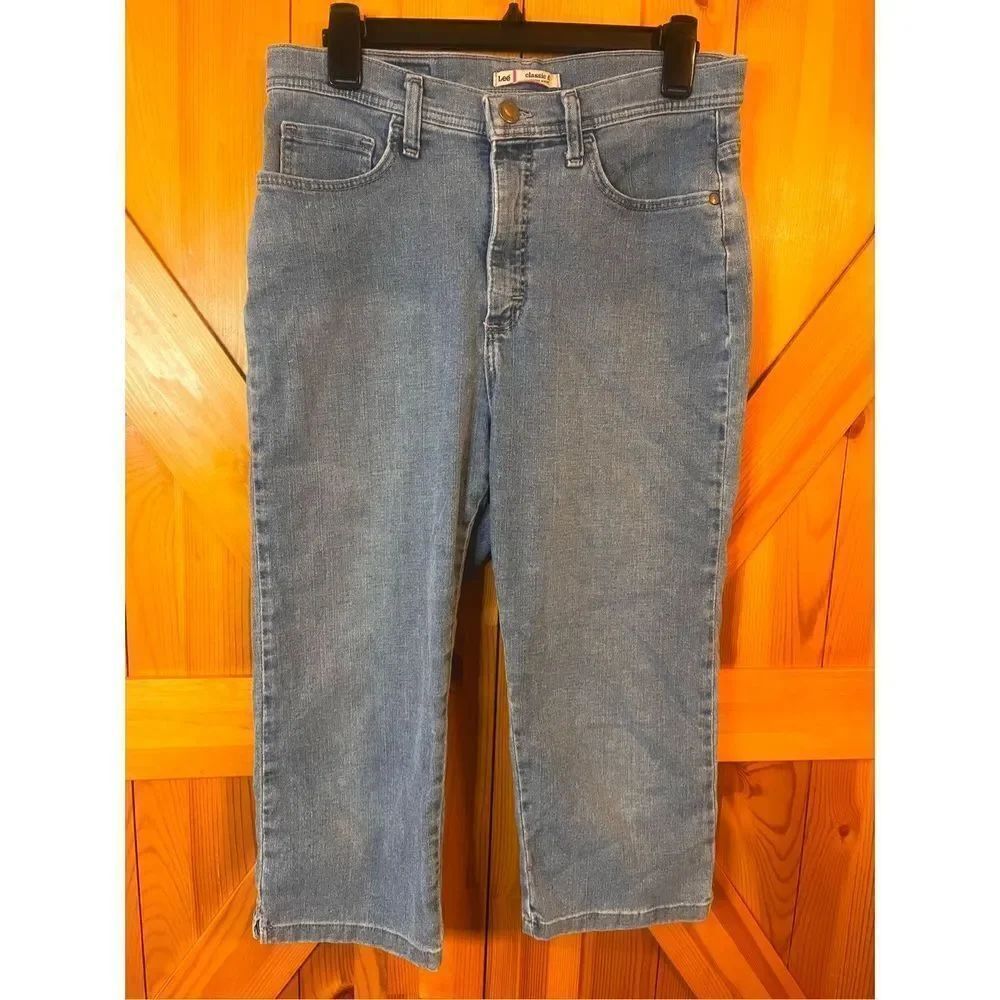 Lee Classic fit at the Waist Cropped Denim Blue Jean Capris Size 8M (1110)